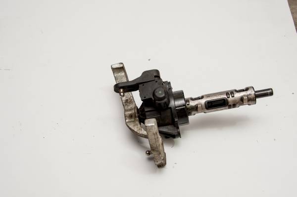 FORD CUSTOM 310 S DELUXE ÇIKMA PARÇA   2020 ŞANZIMAN VİTES MEKANIZMASI